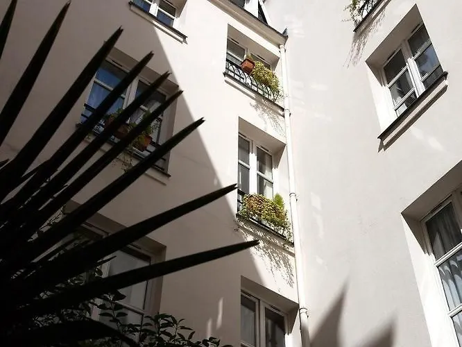 Saint Paul Le Marais Hotel 3*