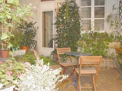 Hotel Saint-paul Le Marais Paris